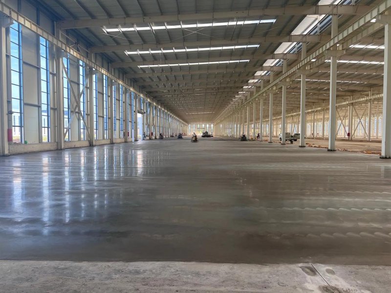 环氧地坪施工与金刚砂耐磨地坪：如何选择适合你的方案？
