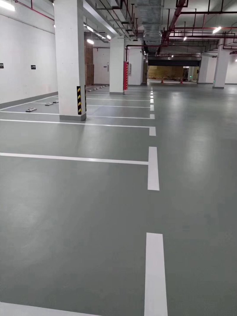 环氧地坪多少钱一平方包工包料？这个问题没有固定的答案，因为价格会受到多种因素的影响。