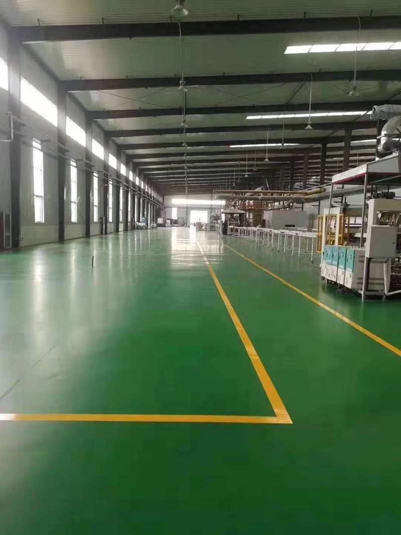 环氧地坪图片效果图：让您的工厂焕然一新