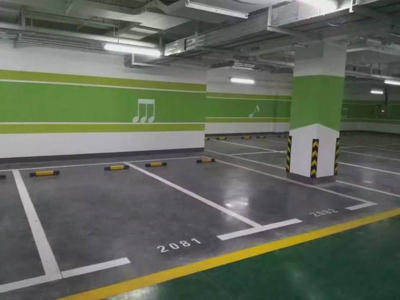 在寻找适合您的环氧地坪或金刚砂耐磨地坪时，如何挑选优质的施工单位？来看看这些地坪施工的图片吧！我们通过对比不同类型的地坪施工过程和效果，帮助您更好地做出决定。